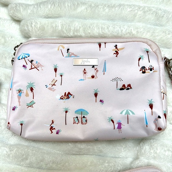 Jujube Be Set Beach Shore Print Set of 3 Nesting Zip Bags - Picture 2 of 11